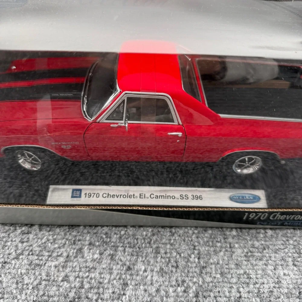 Welly 1970 Chevrolet El Camino SS 396 1:18 Red Diecast Model Car Collectible